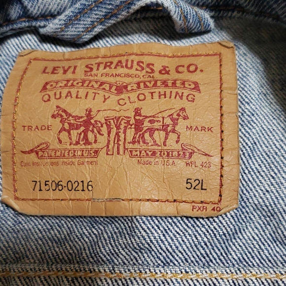 Vintage Levi's 52 L denim trucker jacket - Picture 3 of 7